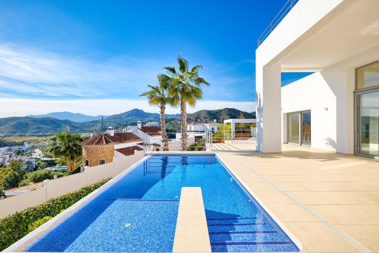 4 soveværelse Villa til salg i Benahavis med swimmingpool garage - € 2.200.000 (Ref: 9444933)