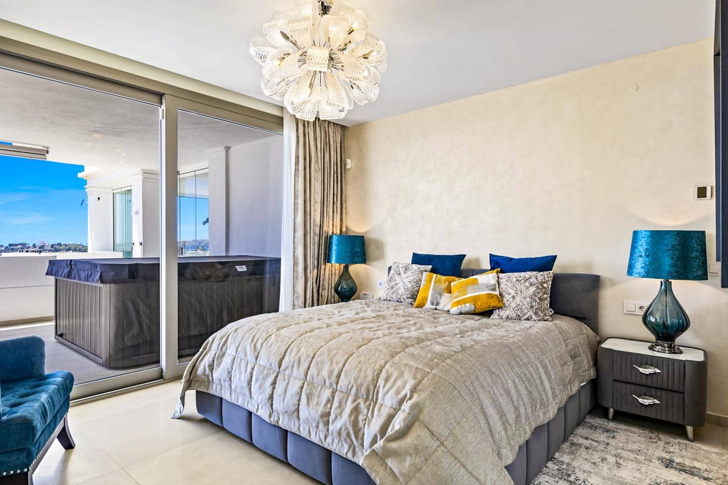 7 soveværelse Lejlighed til salg i Marbella med swimmingpool garage - € 4.300.000 (Ref: 9444935)