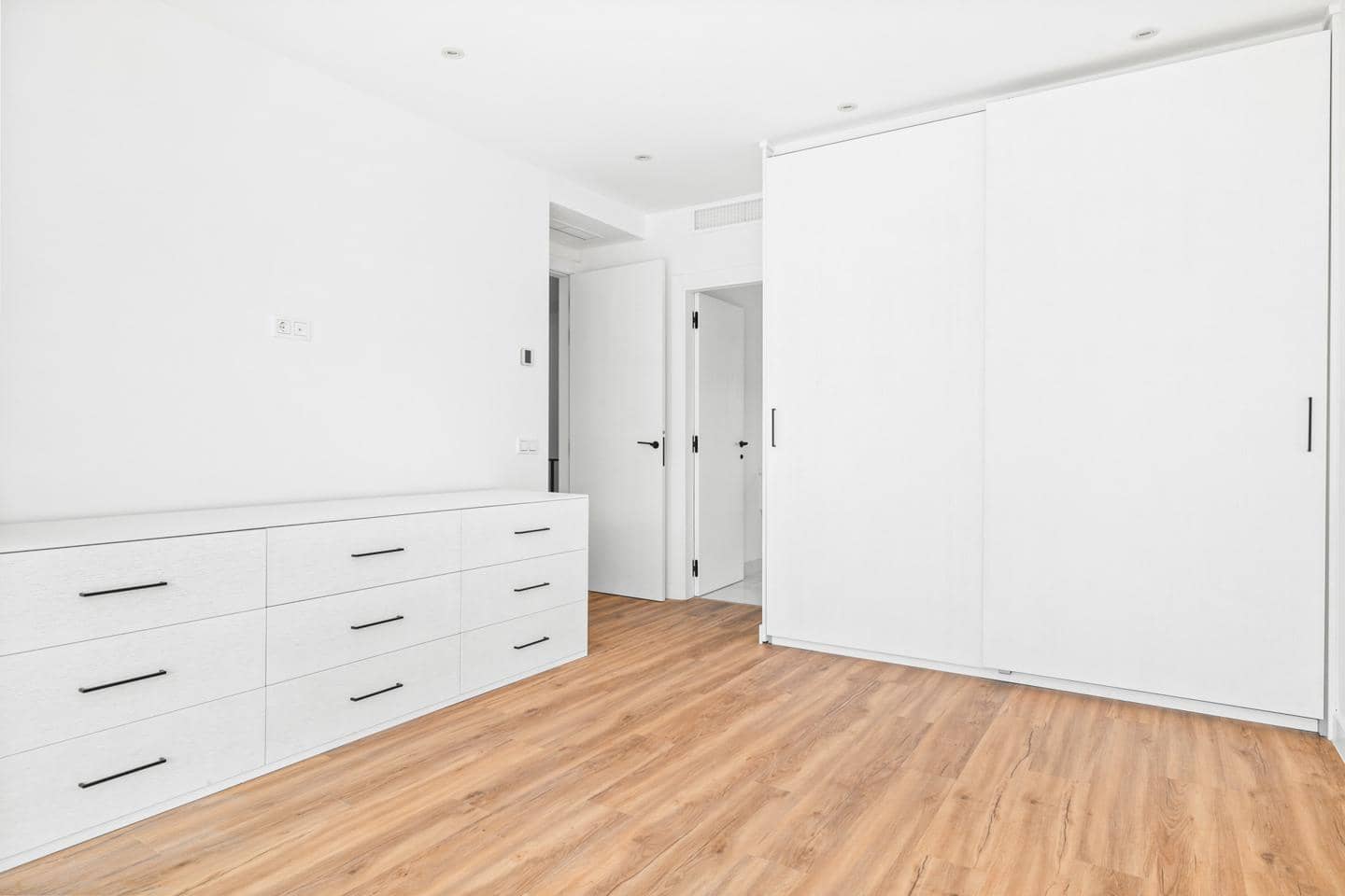 5 makuuhuone Huvila myytävänä paikassa Marbella mukana uima-altaan - 2 950 000 € (Ref: 9444936)