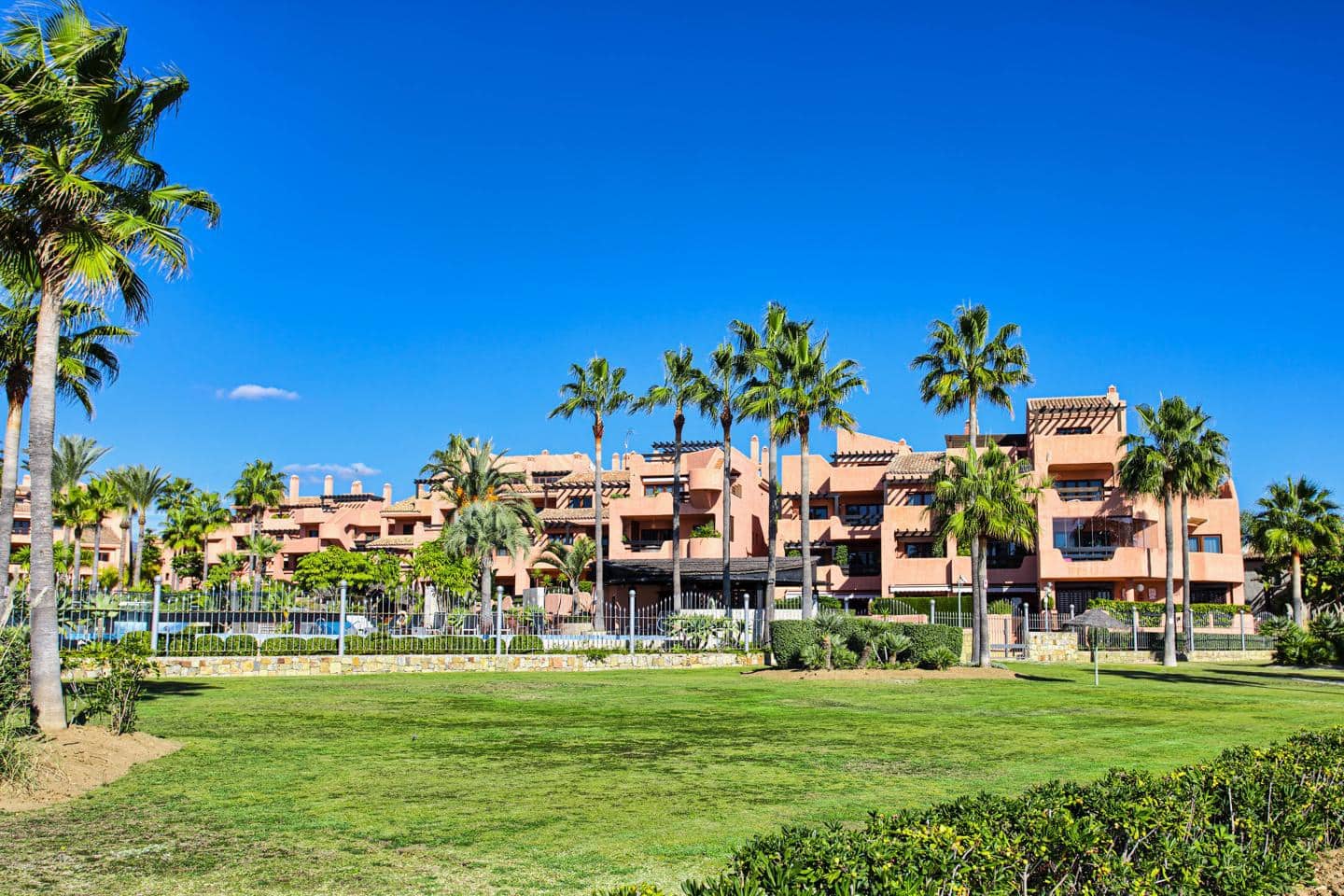 2 soverom Leilighet til salgs i El Padron med svømmebasseng garasje - € 605 000 (Ref: 9445497)