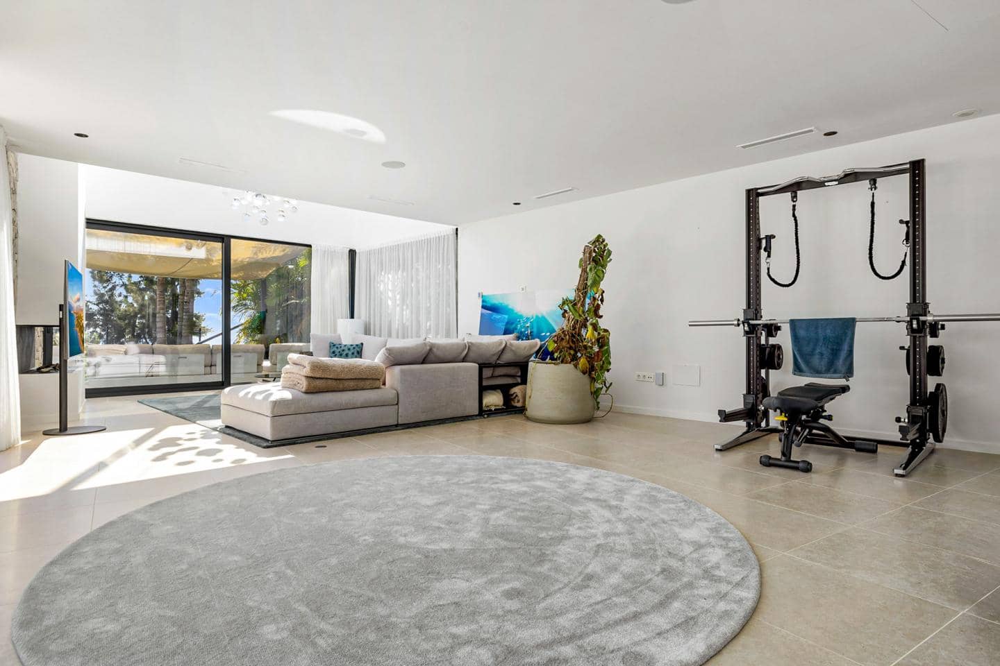 5 bedroom Villa for sale in Benahavis with pool garage - € 4,950,000 (Ref: 9447348)