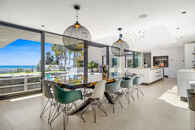 5 bedroom Villa for sale in El Paraíso, Benahavís with pool garage - € 4,950,000 (Ref: 9447348)