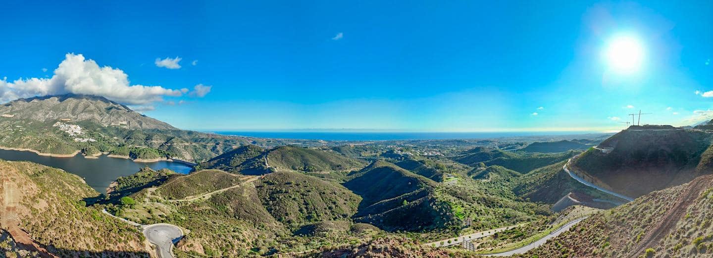 Piso de 2 habitaciones en Benahavís en venta con piscina garaje - 1.800.000 € (Ref: 9450147)