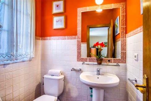 4 Zimmer Villa zu verkaufen in Marbella mit Pool Garage - 1.200.000 € (Ref: 9453454)