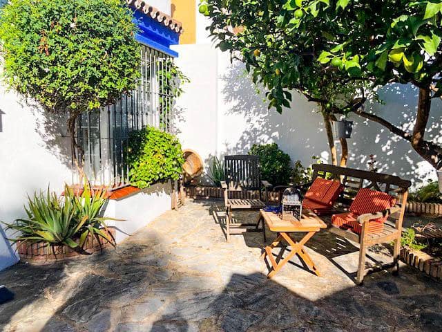 4 Zimmer Villa zu verkaufen in Marbella mit Pool Garage - 1.200.000 € (Ref: 9453454)