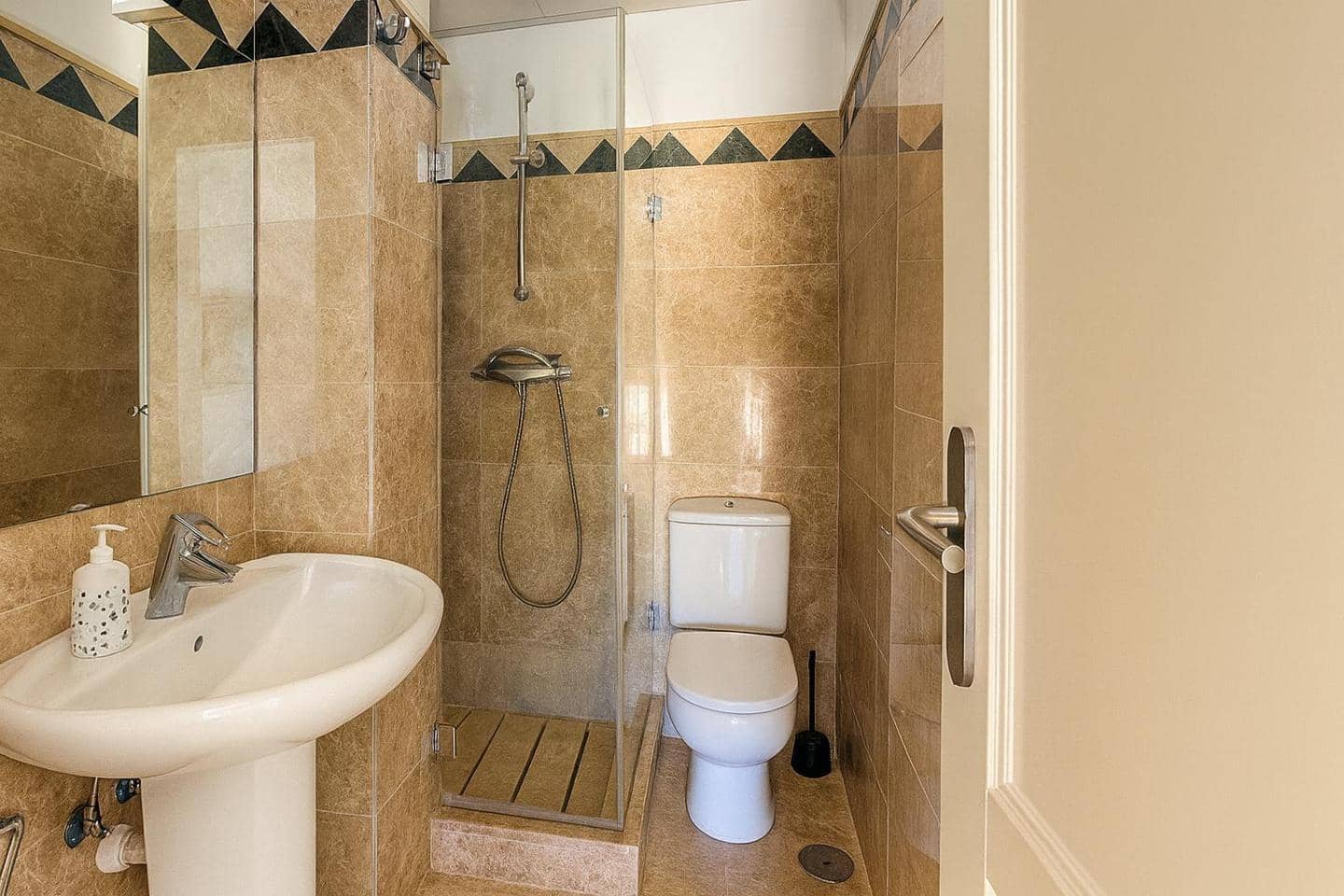 3 Zimmer Wohnung zu verkaufen in Sotogrande mit Pool Garage - 450.000 € (Ref: 9464942)