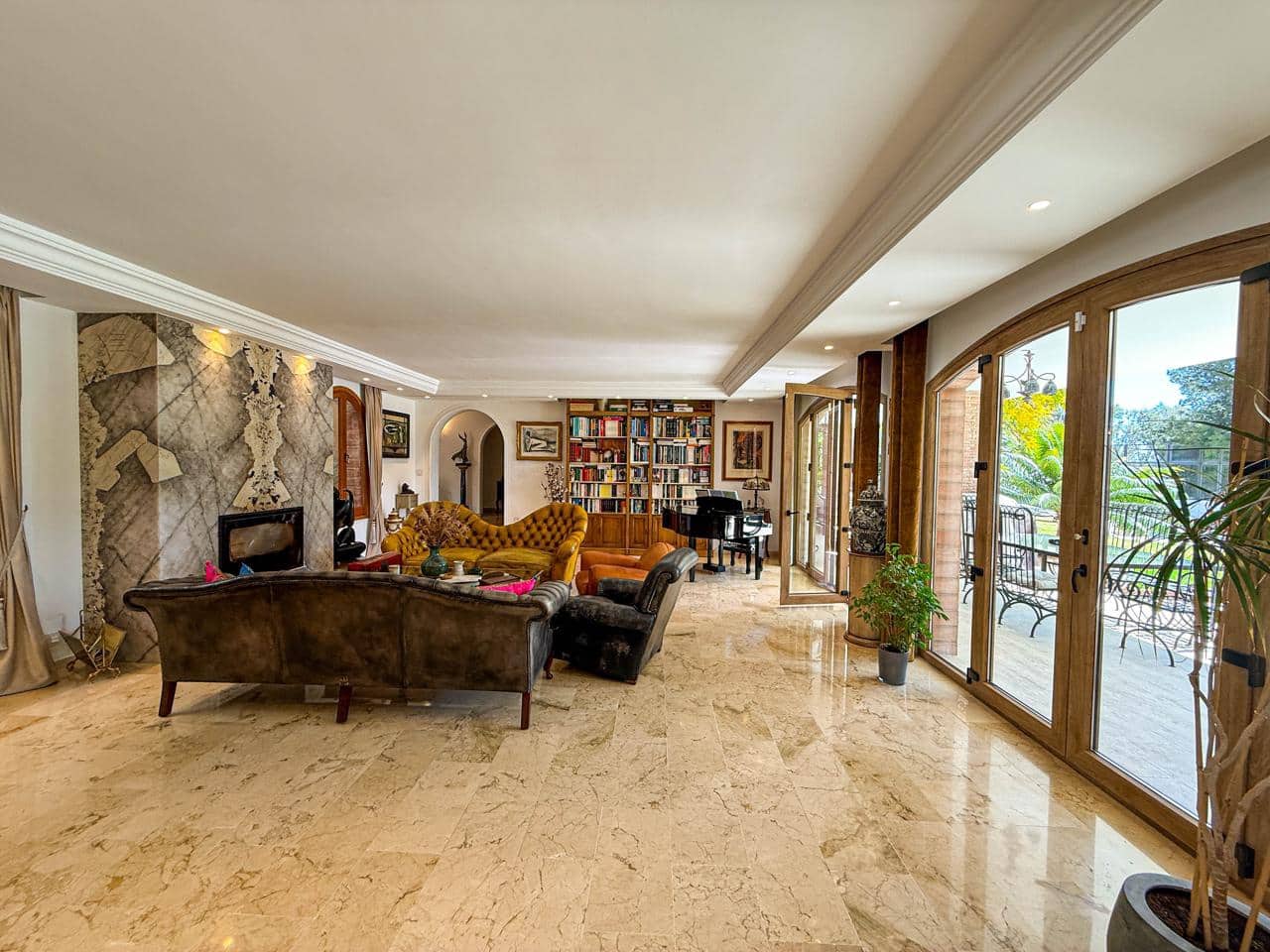 Chalet de 4 habitaciones en Marbella en venta con piscina garaje - 2.690.000 € (Ref: 9475713)