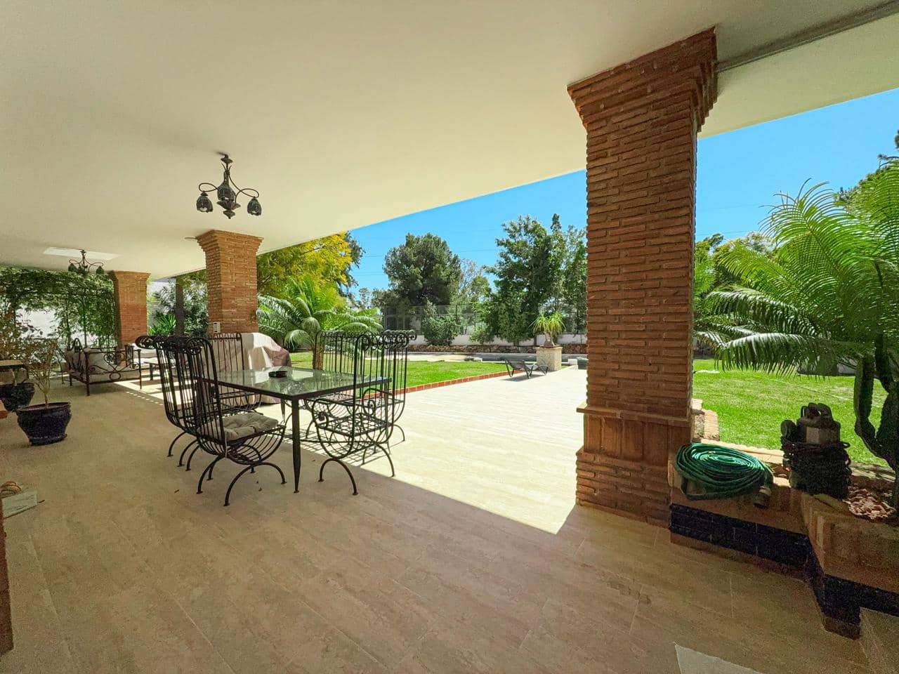 Chalet de 4 habitaciones en Marbella en venta con piscina garaje - 2.690.000 € (Ref: 9475713)