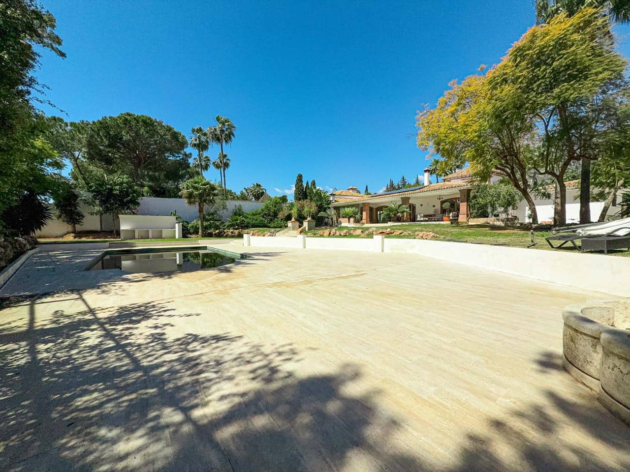 Chalet de 4 habitaciones en Marbella en venta con piscina garaje - 2.690.000 € (Ref: 9475713)