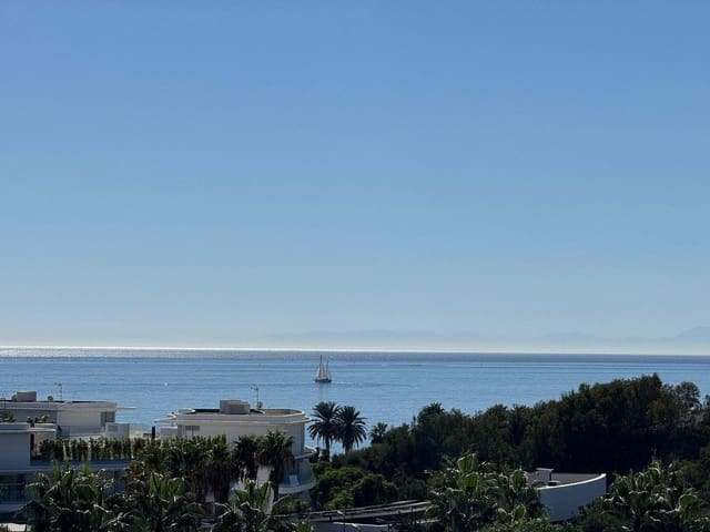 3 soverom Leilighet til salgs i Guadalobón, Estepona med svømmebasseng garasje - € 1 100 000 (Ref: 9475755)