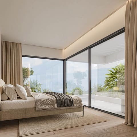 5 bedroom Villa for sale in Calahonda, Mijas with pool garage - € 1,650,000 (Ref: 9493886)