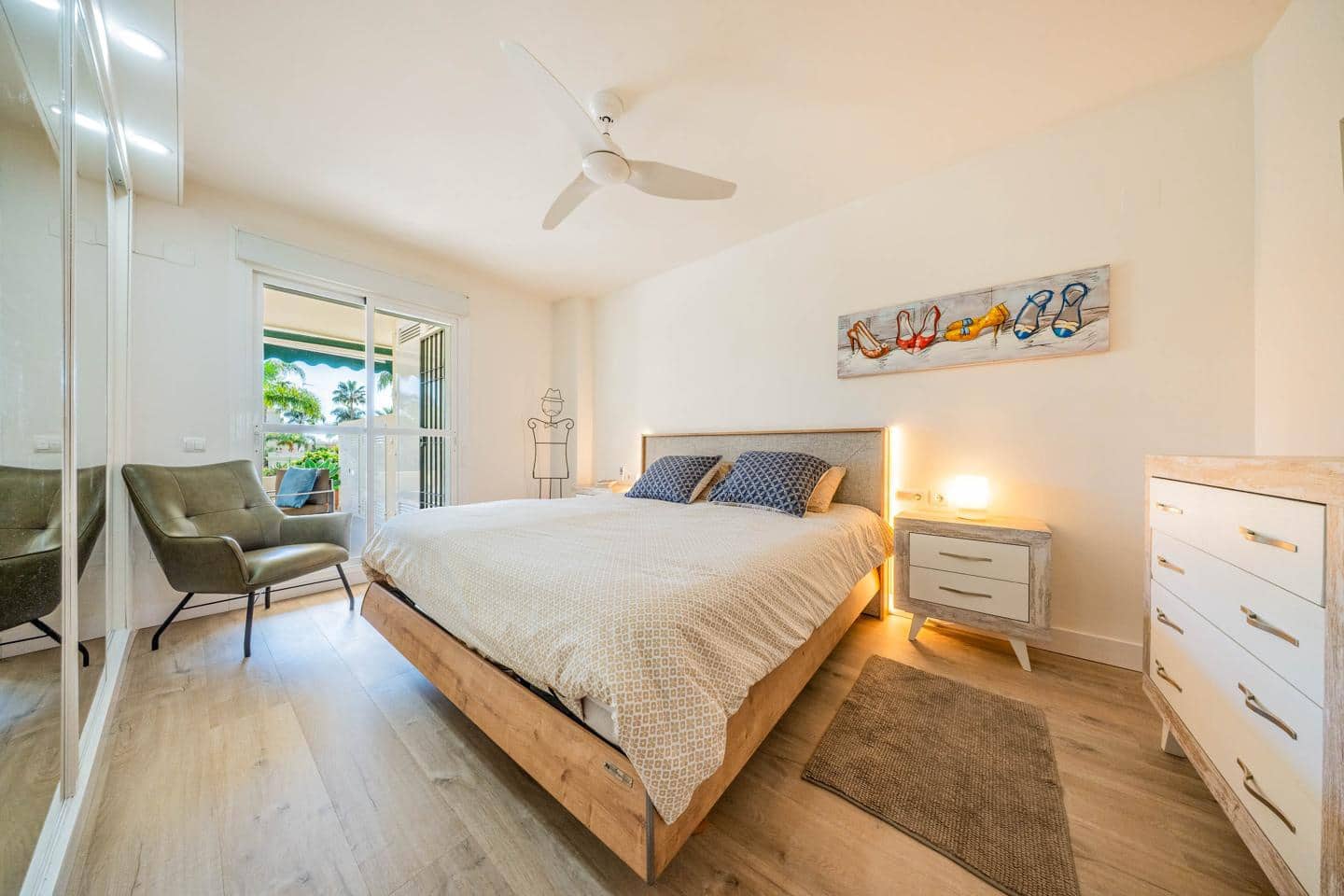 2 bedroom Flat for sale in Marbella with pool garage - € 689,000 (Ref: 9493888)