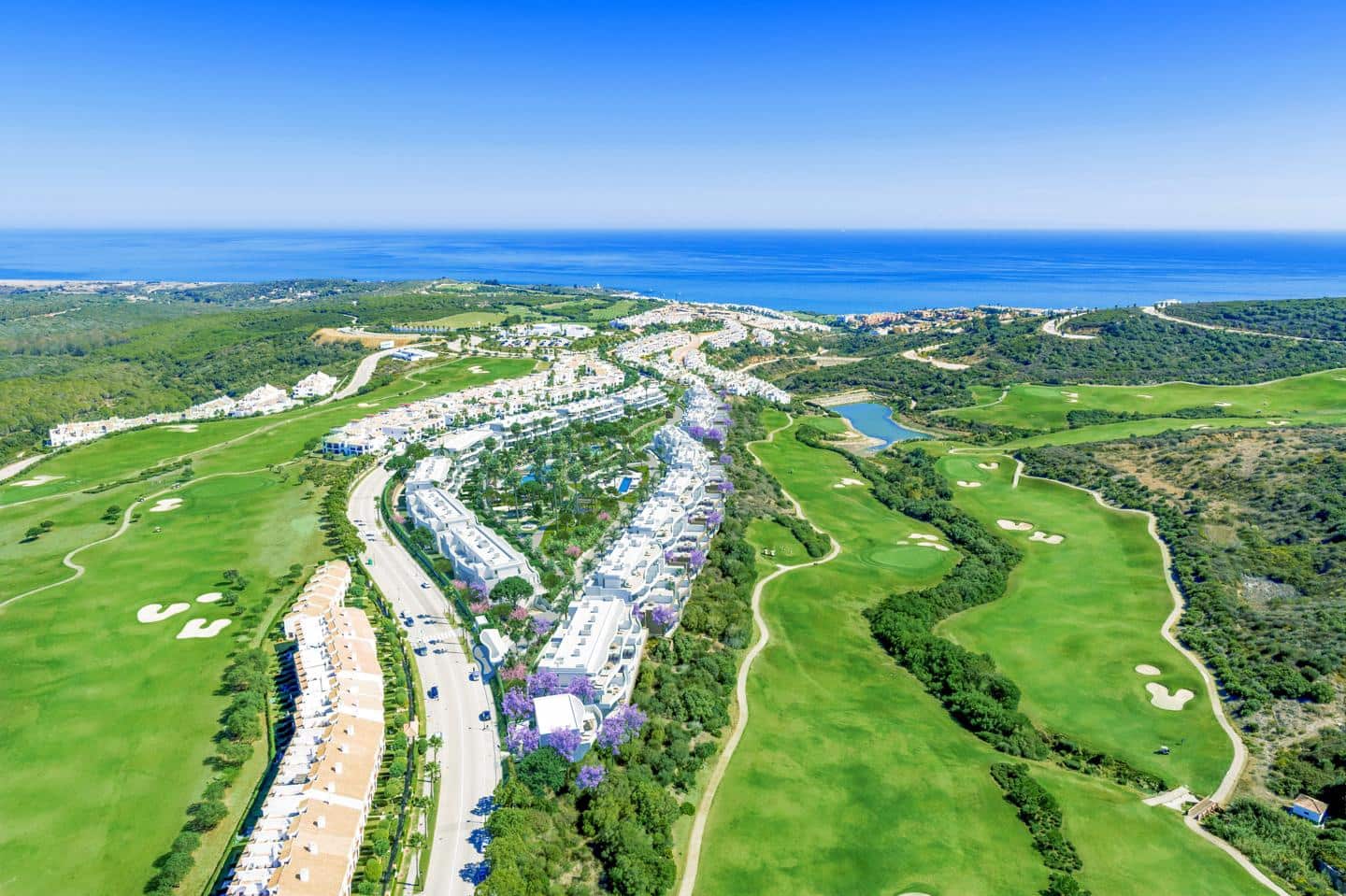 2 bedroom Flat for sale in La Alcaidesa with pool garage - € 629,000 (Ref: 9496384)