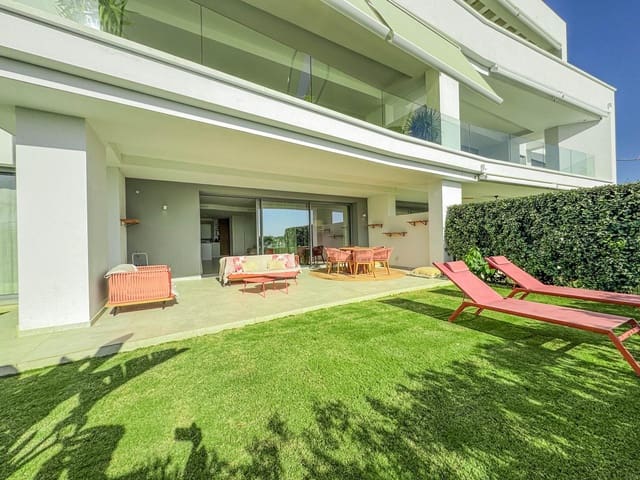 3 bedroom Flat for sale in Bahía de Marbella, Marbella with pool garage - € 1,550,000 (Ref: 9496389)