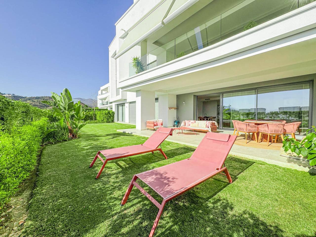 3 bedroom Flat for sale in Marbella with pool garage - € 1,550,000 (Ref: 9496389)