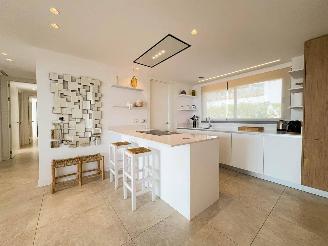 3 bedroom Flat for sale in Marbella with pool garage - € 1,550,000 (Ref: 9496389)