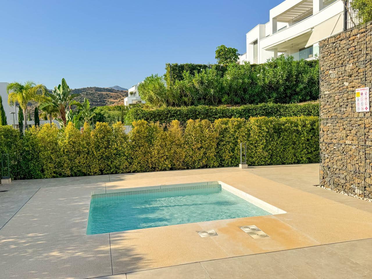 3 bedroom Flat for sale in Marbella with pool garage - € 1,550,000 (Ref: 9496389)