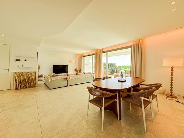 3 bedroom Flat for sale in Bahía de Marbella, Marbella with pool garage - € 1,550,000 (Ref: 9496389)