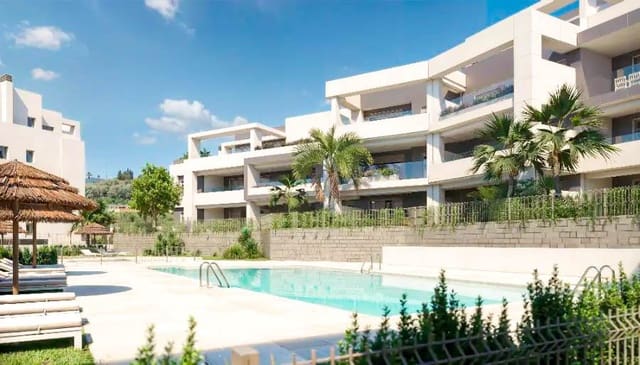 Piso de 2 habitaciones en El Velerín, Estepona en venta con piscina garaje - 457.000 € (Ref: 9503172)