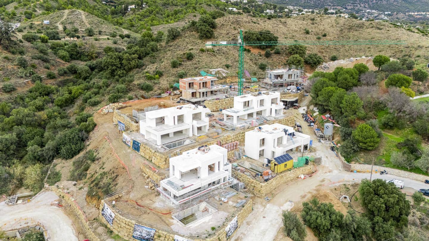 4 bedroom Villa for sale in Mijas with pool garage - € 1,975,000 (Ref: 9503601)