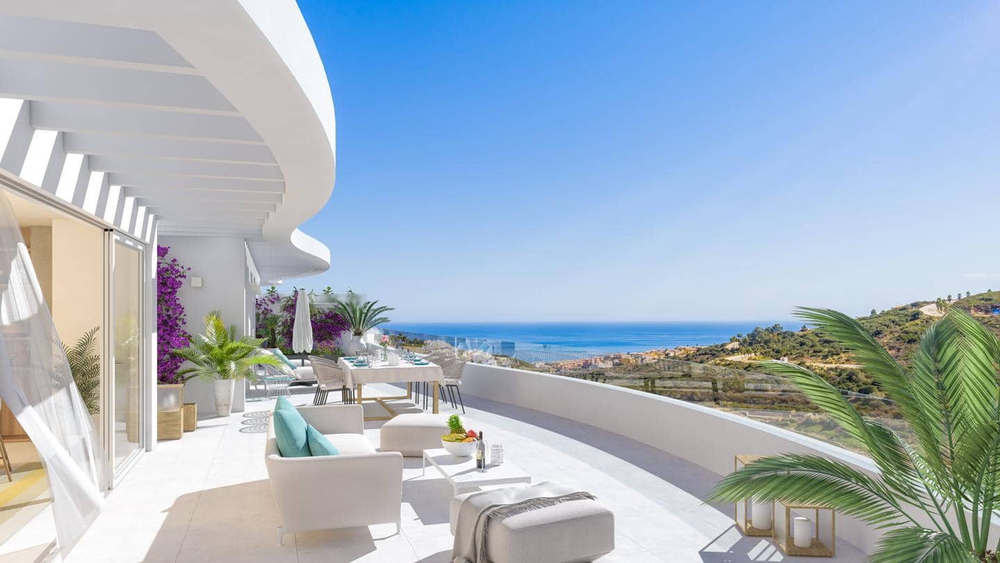 2 bedroom Flat for sale in La Alcaidesa with pool garage - € 549,000 (Ref: 9503605)