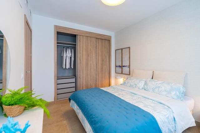 Piso de 2 habitaciones en Estepona Golf, Estepona en venta con piscina garaje - 390.000 € (Ref: 9508000)