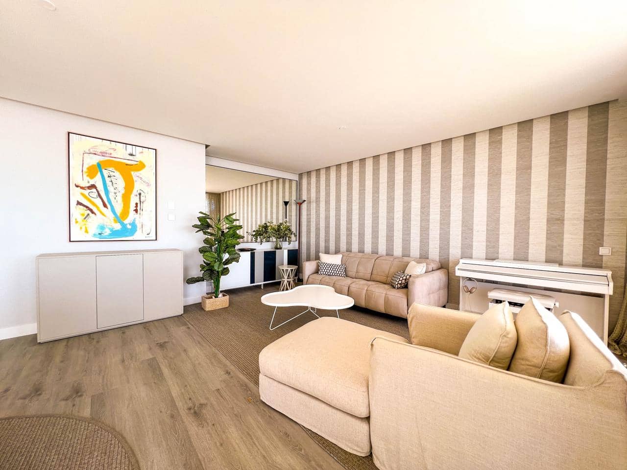 3 sypialnia Mieszkanie na sprzedaż w Estepona z basenem garażem - 1 400 000 € (Ref: 9511232)