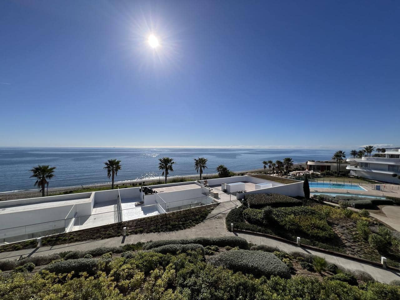 3 sypialnia Mieszkanie na sprzedaż w Estepona z basenem garażem - 1 400 000 € (Ref: 9511232)