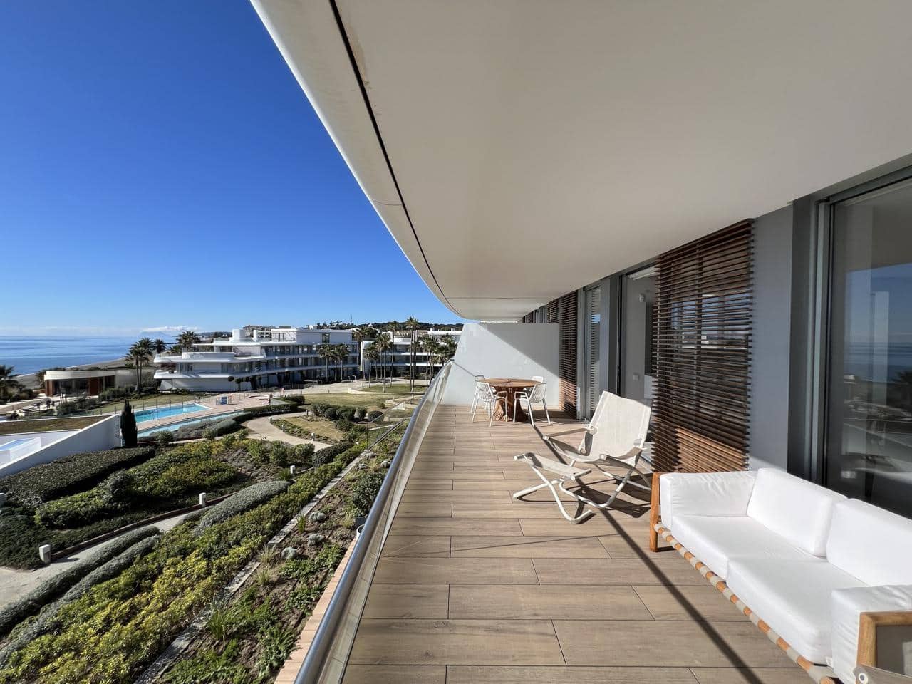 3 sypialnia Mieszkanie na sprzedaż w Estepona z basenem garażem - 1 400 000 € (Ref: 9511232)