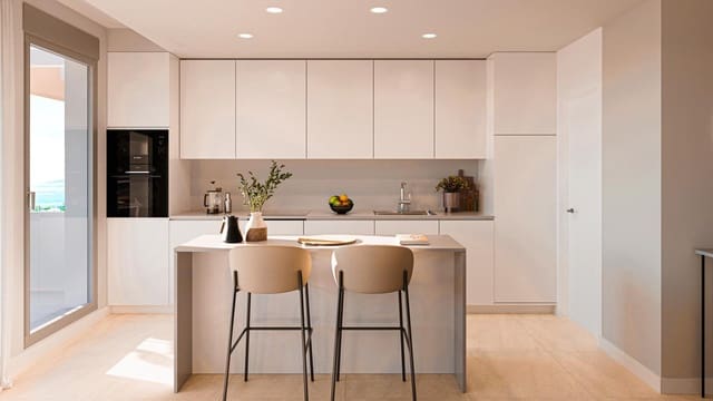 Piso de 3 habitaciones en Huerta Nueva, Estepona en venta con piscina garaje - 672.000 € (Ref: 9525848)