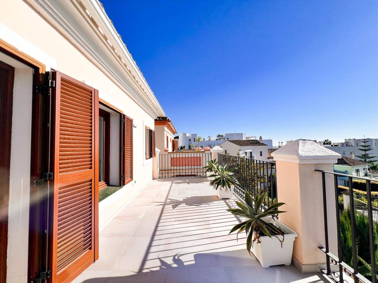 6 slaapkamer Villa te koop in Marbella met zwembad garage - € 1.600.000 (Ref: 9525944)