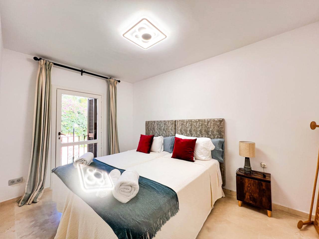 6 slaapkamer Villa te koop in Marbella met zwembad garage - € 1.600.000 (Ref: 9525944)