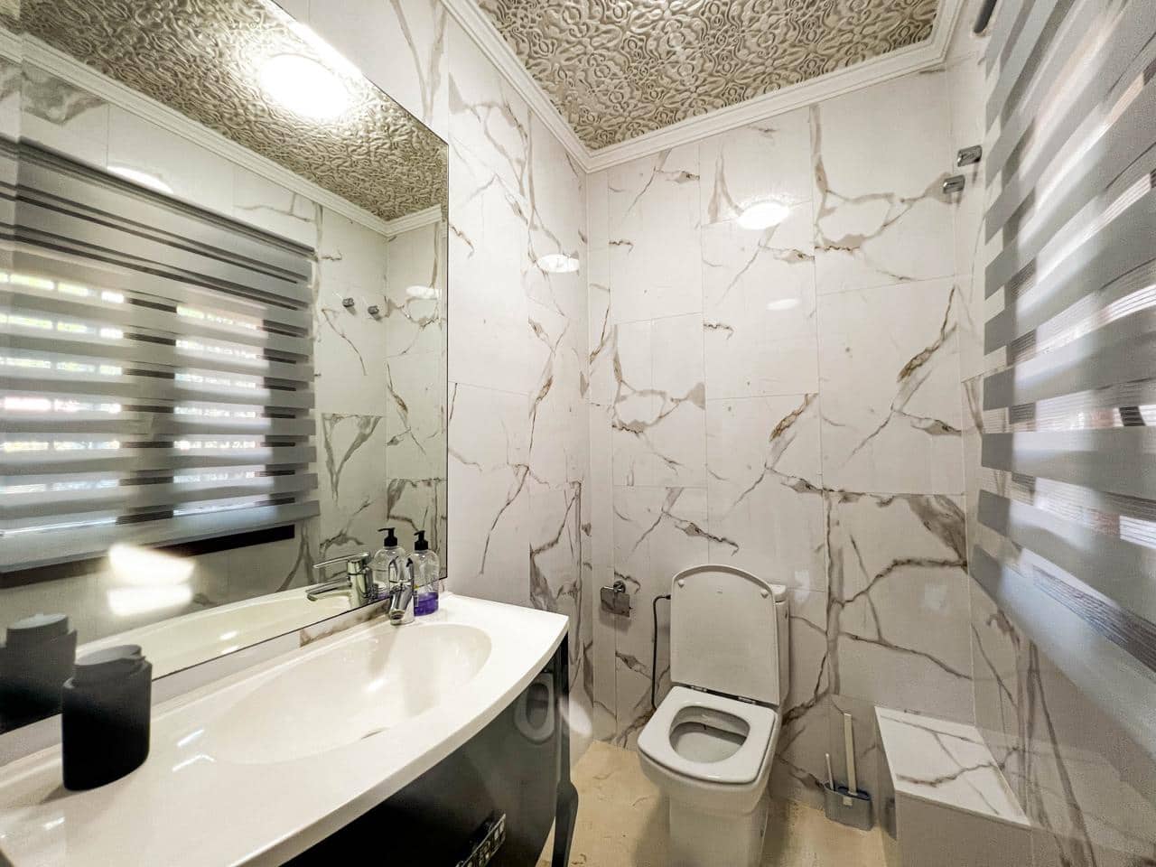 6 slaapkamer Villa te koop in Marbella met zwembad garage - € 1.600.000 (Ref: 9525944)