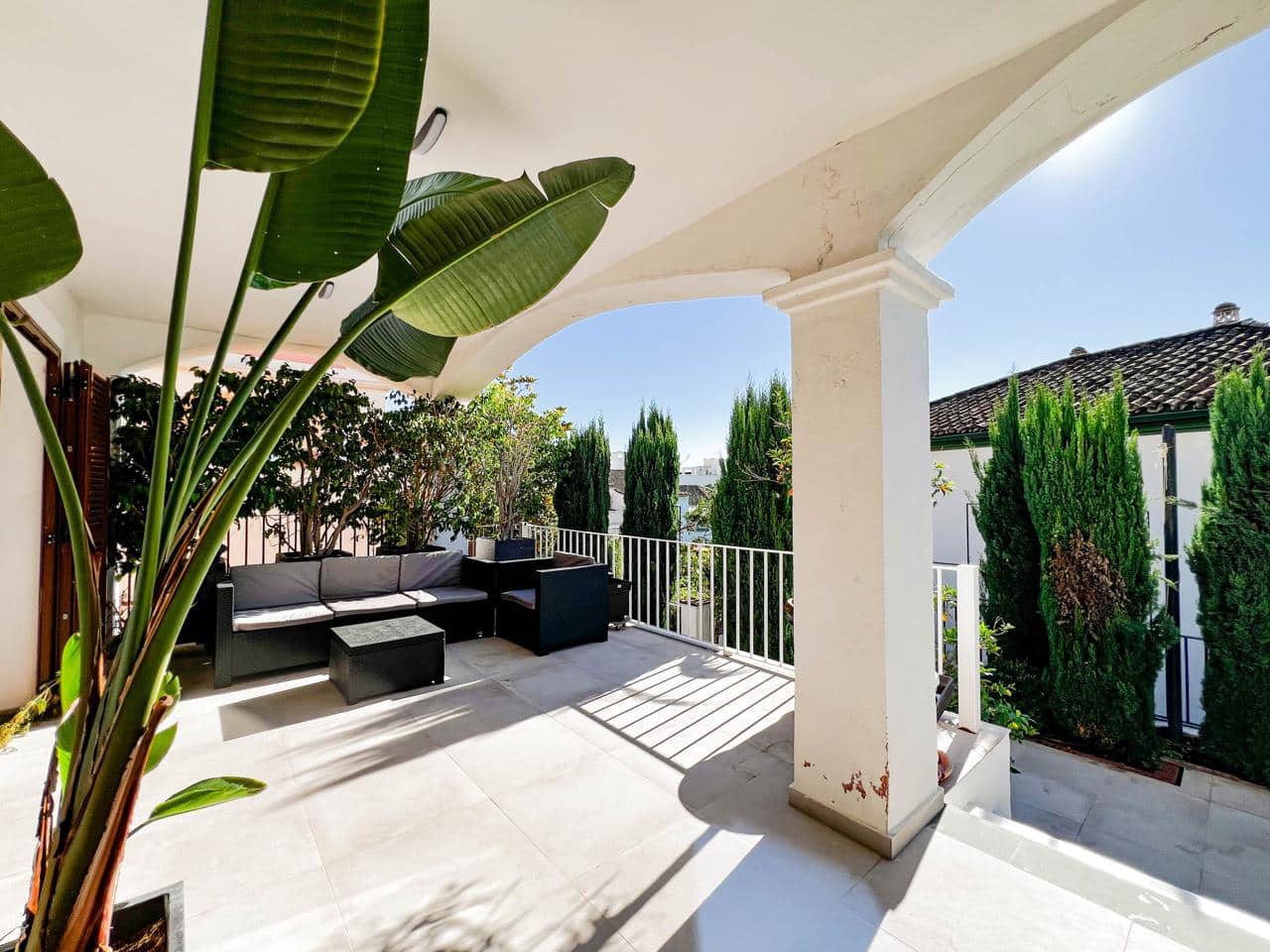 6 slaapkamer Villa te koop in Marbella met zwembad garage - € 1.600.000 (Ref: 9525944)