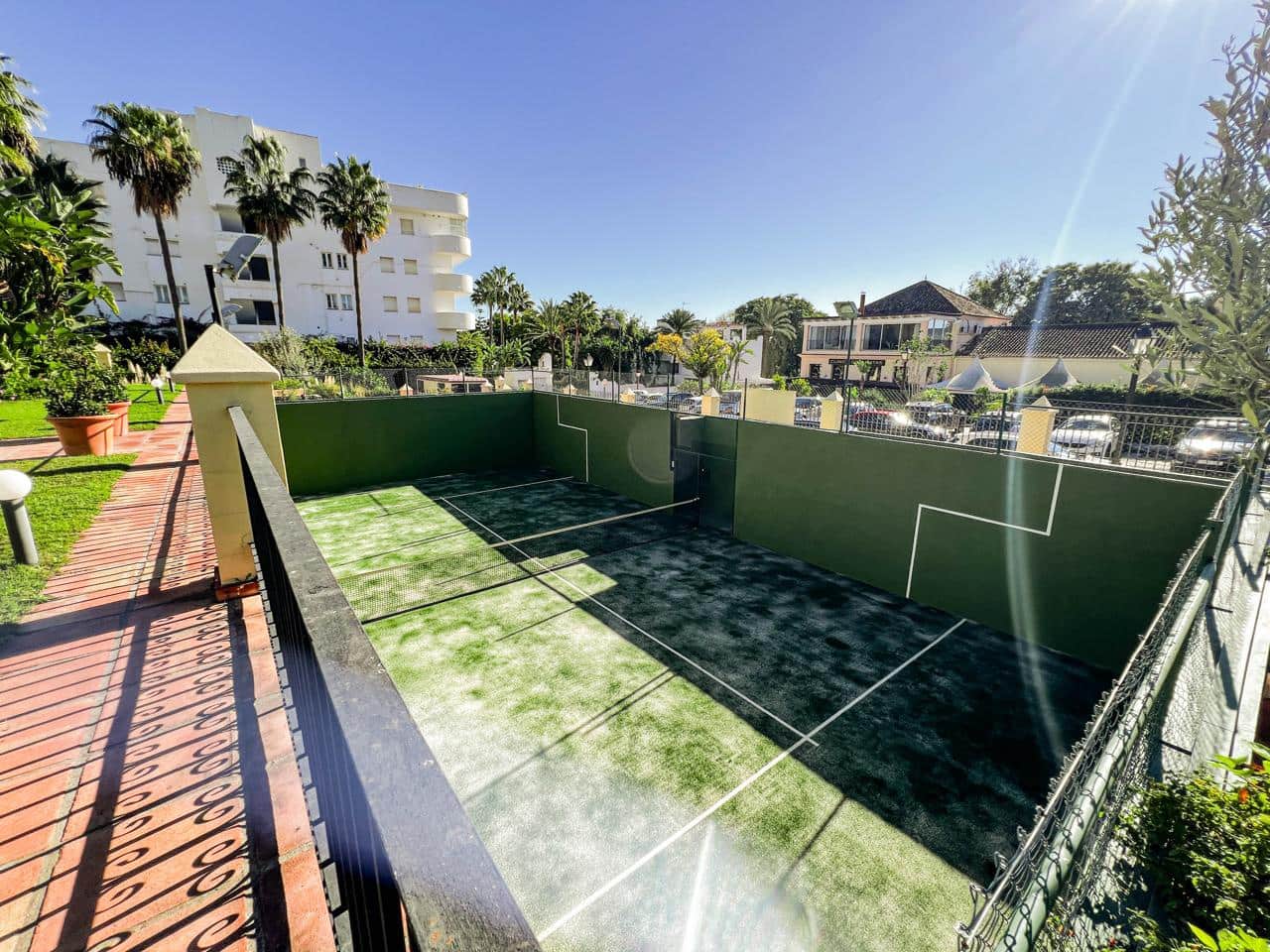 6 slaapkamer Villa te koop in Marbella met zwembad garage - € 1.600.000 (Ref: 9525944)