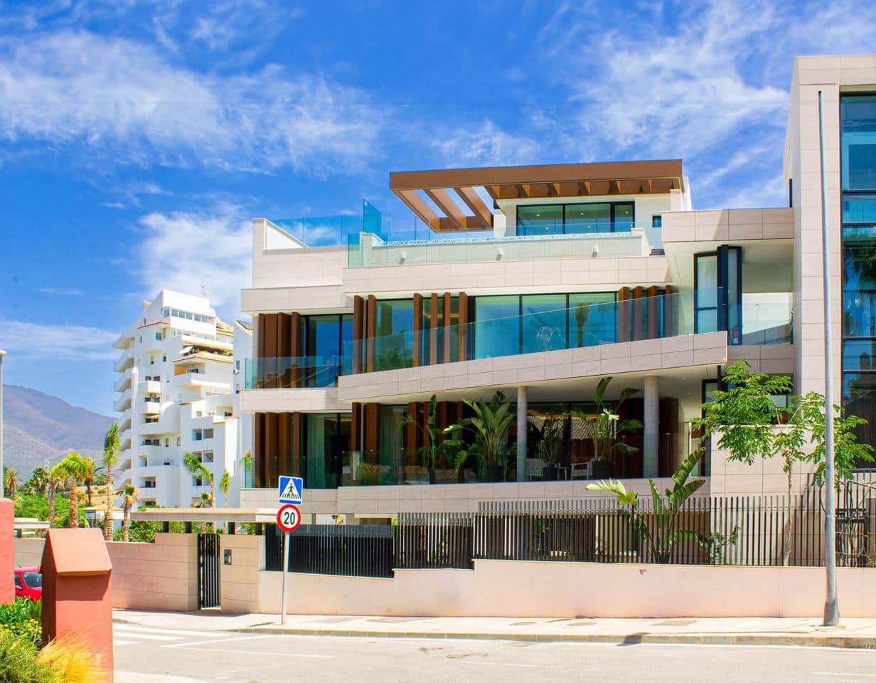 3 quarto Apartamento para venda em Estepona com piscina garagem - 2 950 000 € (Ref: 9528016)