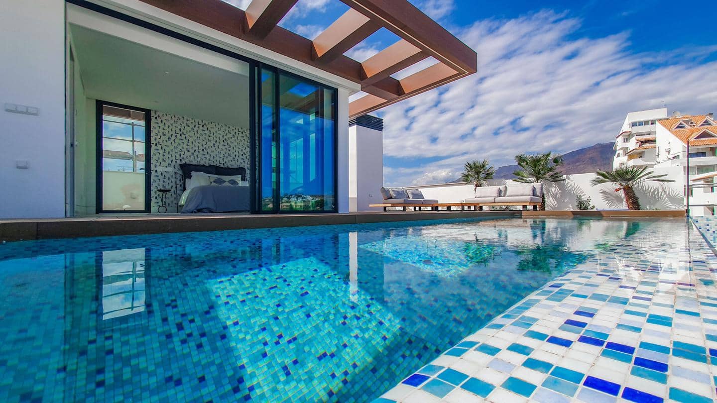 2 quarto Apartamento para venda em Estepona com garagem - 995 000 € (Ref: 9528017)