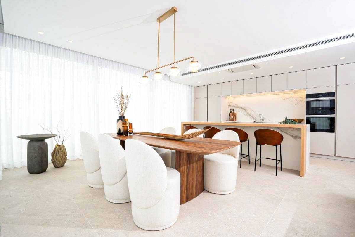 4 bedroom Flat for sale in Benahavis with pool garage - € 2,290,000 (Ref: 9528432)