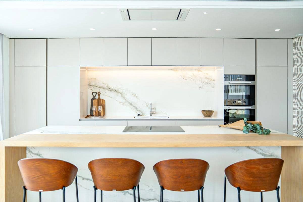 4 bedroom Flat for sale in Benahavis with pool garage - € 2,290,000 (Ref: 9528432)