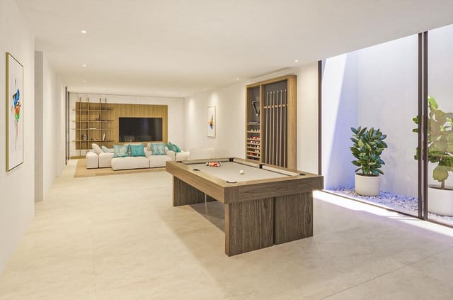 Chalet de 3 habitaciones en Estepona Golf, Estepona en venta con piscina garaje - 1.550.000 € (Ref: 9528838)