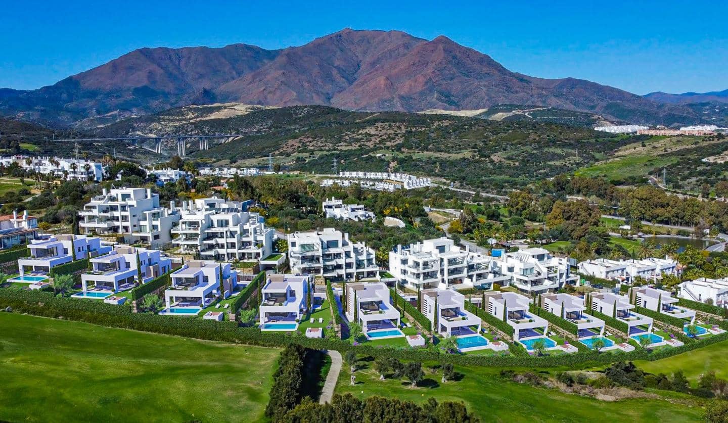 Chalet de 3 habitaciones en Estepona en venta con piscina garaje - 1.550.000 € (Ref: 9528838)