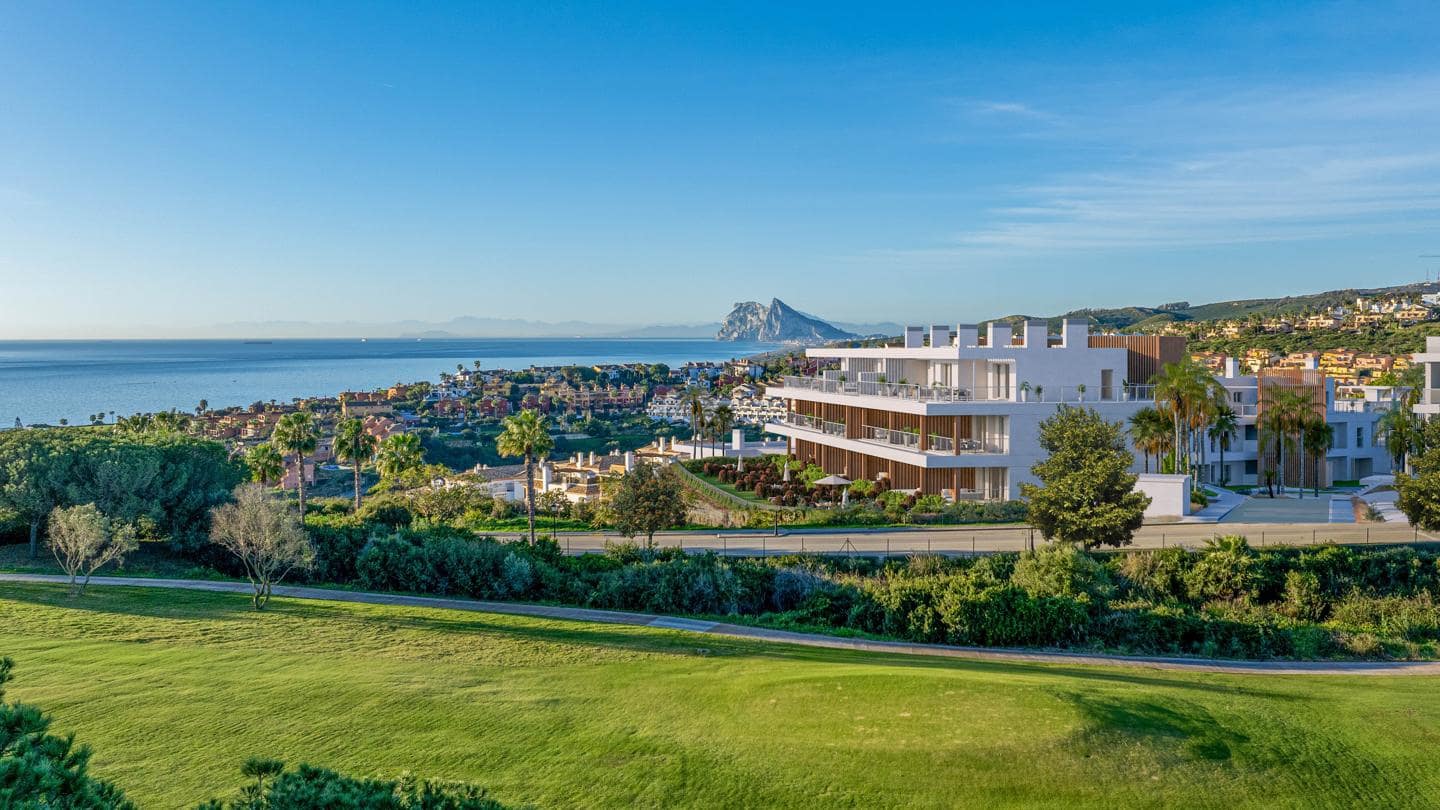 Piso de 4 habitaciones en La Alcaidesa en venta con piscina garaje - 743.000 € (Ref: 9528839)