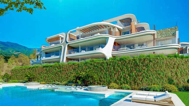 Piso de 4 habitaciones en La Zagaleta - El Madroñal, Benahavís en venta con piscina garaje - 2.400.000 € (Ref: 9532577)