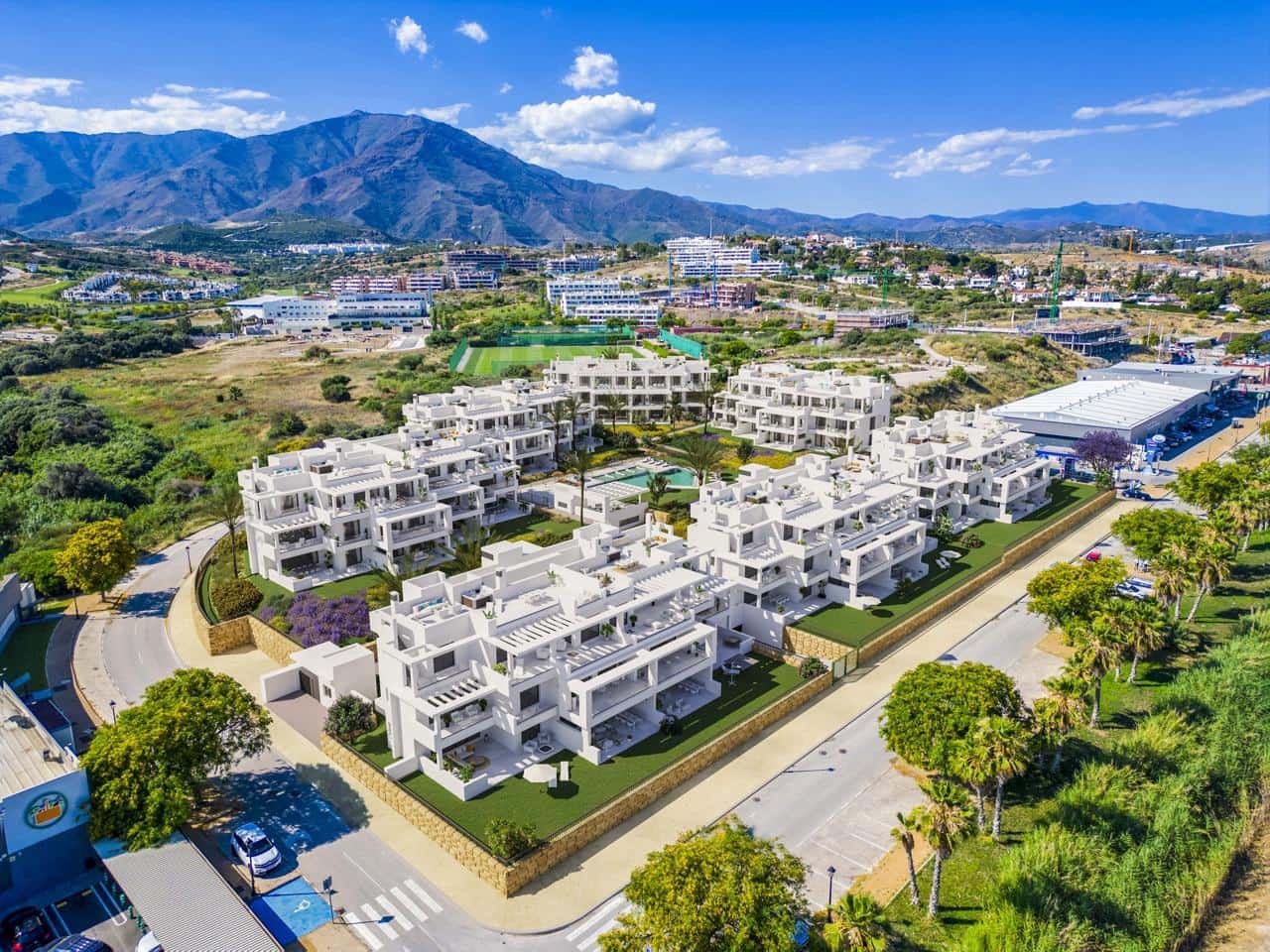 3 bedroom Flat for sale in Estepona with pool garage - € 725,000 (Ref: 9534879)