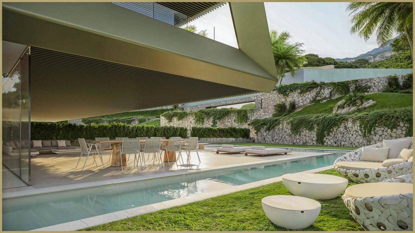 2 slaapkamer Flat te koop in Estepona met zwembad garage - € 1.028.000 (Ref: 9534885)