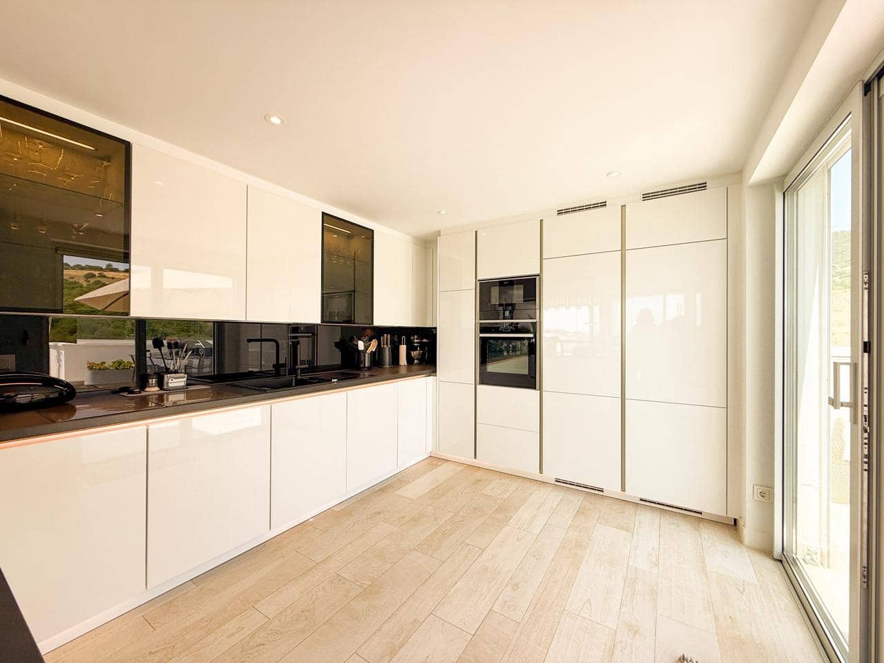 3 sypialnia Mieszkanie na sprzedaż w Casares z garażem - 790 000 € (Ref: 9535086)