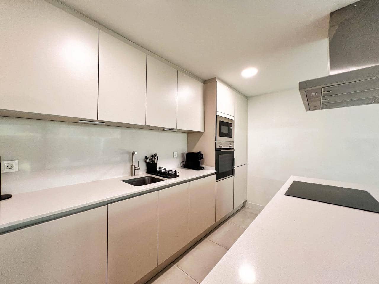 3 quarto Apartamento para venda em New Golden Mile com piscina garagem - 530 000 € (Ref: 9535220)