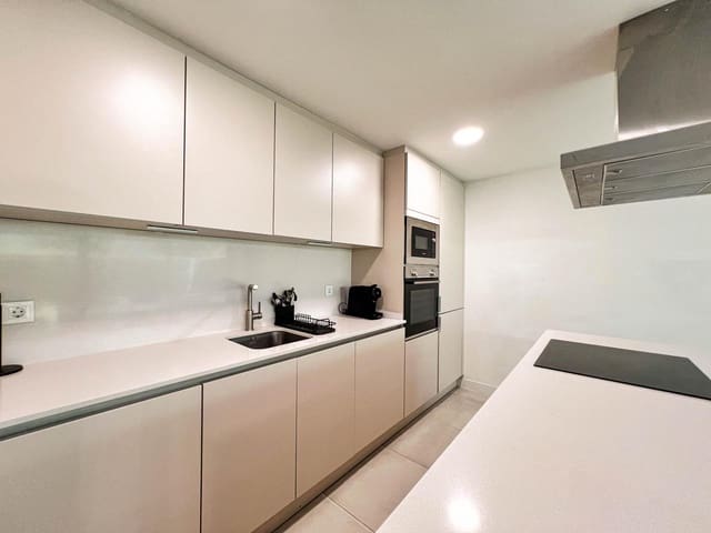 3 makuuhuone Asunto myytävänä paikassa La Concha - Resina Golf, Estepona mukana uima-altaan 
autotalli - 530 000 € (Ref: 9535220)