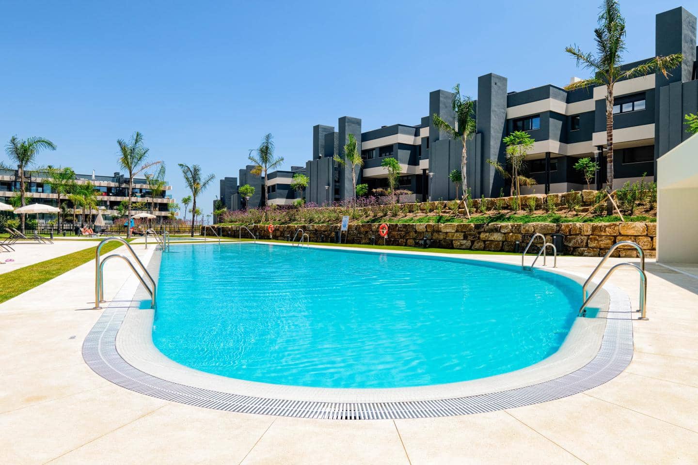 3 quarto Apartamento para venda em New Golden Mile com piscina garagem - 530 000 € (Ref: 9535220)