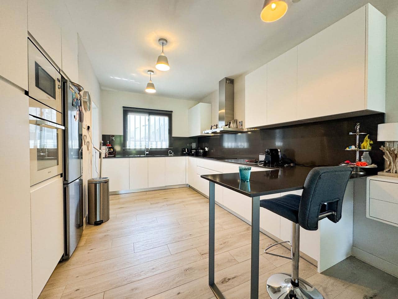 4 soveværelse Villa til salg i Sotogrande med swimmingpool garage - € 869.000 (Ref: 9535223)